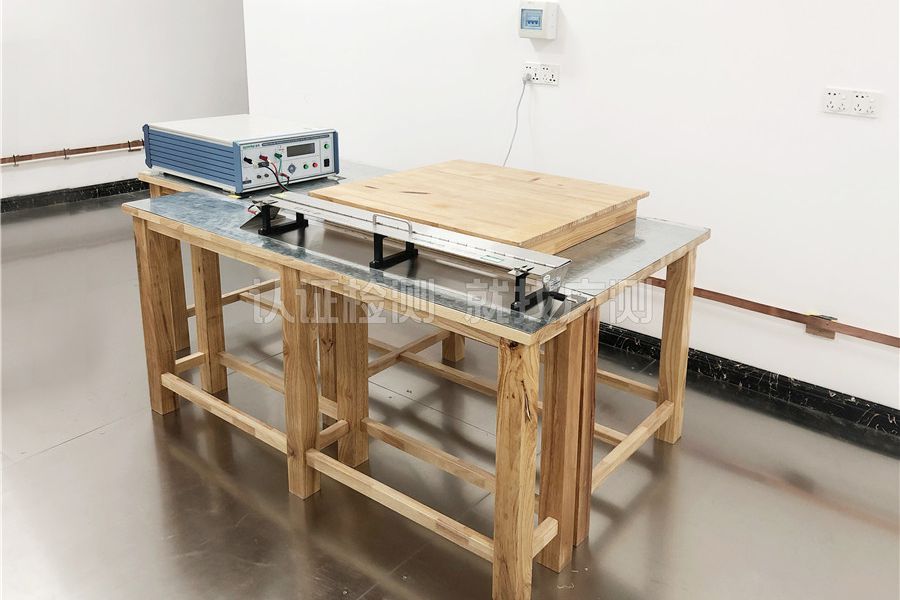 Electrical Fast Transient/Burst Generator